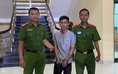 Bắt nghi can mang 5 án tù đang bị 2 cơ quan công an truy nã