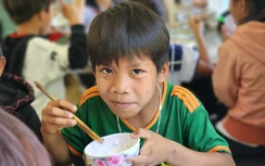 Những bữa cơm nội trú đặc biệt nơi rẻo cao Ba Lế