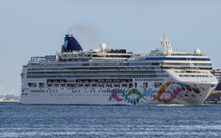 Độc lạ dịch vụ nghỉ dưỡng khoả thân trên du thuyền