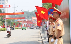 Đường phố Điện Biên Phủ rợp cờ, hoa trước ngày đại lễ