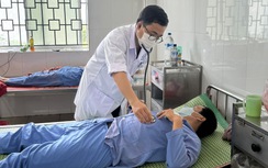 Cả gia đình 12 người nấu cá nóc ăn, 5 người nhập viện cấp cứu