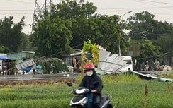 Long An: Mưa lớn làm tốc mái 17 căn nhà, hàng trăm hộ dân mất điện 4 giờ liền