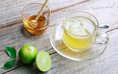 Uống nước chanh vào buổi sáng lúc bụng đói có thực sự tốt?