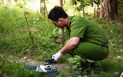 Phát hiện thi thể đã khô dưới chân cầu Long Biên