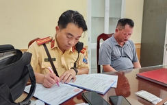 Vi phạm nồng độ cồn mức vượt khung, tài xế dọa "phạt cao là bỏ xe"