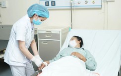 Sau tai biến sản khoa, một phụ nữ rò rỉ nước tiểu suốt 32 năm