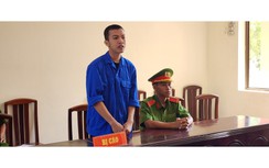 Lĩnh 12 tháng tù vì khoe súng trên Facebook