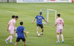 HLV Kim Sang-sik gây bất ngờ trong buổi tập đầu tiên cùng tuyển Việt Nam