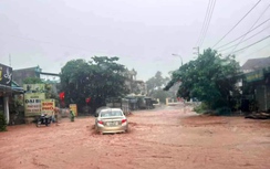 Mưa lớn gây sạt lở, ngập úng trên nhiều tuyến đường ở Sơn La