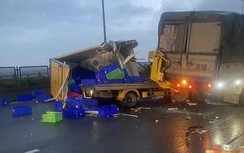 Bản tin TNGT 10/6: Thùng hàng xe tải bị lật tung sau cú tông mạnh trên cầu Thanh Trì