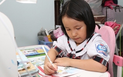 Tương lai mịt mờ của bé gái mồ côi cha mẹ