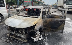 Ô tô 7 chỗ đang lưu thông cháy ngùn ngụt trên quốc lộ 1