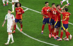 Tây Ban Nha trở thành đội đầu tiên làm được điều này trước Italia sau 16 năm