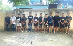 12 đối tượng đi xe máy, mang dao phóng lợn tấn công người đi đường