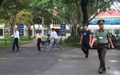 Lâm Đồng: Nam sinh bị gãy chân nén đau, hoàn thành thi môn Toán