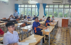 Giám đốc Sở GD&ĐT nhận khuyết điểm vì giám thị ký nhầm chỗ trong giấy thi