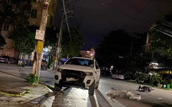 Tai nạn xe máy kẹp 3 và ô tô bán tải: 1 người tử vong, 2 người bị thương