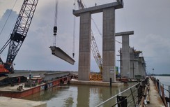 Lao lắp nhiều nhịp dầm cầu Nhơn Trạch