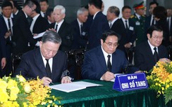 Chủ tịch nước, Thủ tướng, Chủ tịch Quốc hội xúc động ghi sổ tang Tổng Bí thư