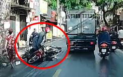 Người đi xe máy chuốc họa vào thân vì vượt ẩu bất chấp