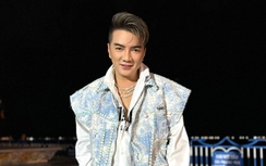 Đàm Vĩnh Hưng gặp sự cố nhớ đời khi kẹt trong thang máy casino