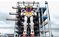 Choáng ngợp trước robot khổng lồ của Nhật Bản