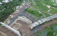 Vượt mưa, đua tiến độ trên công trường cao tốc Cần Thơ - Cà Mau