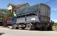 Xe tải va chạm với xe máy điện, cụ ông tử vong