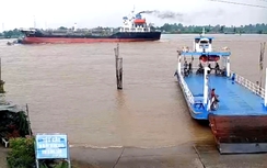 Tàu hàng va chạm phà ở An Giang: Nước sâu, chưa vớt được xe tải rơi xuống sông