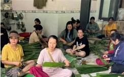 Phú Quốc: Gói 1.000 bánh tét gửi máy bay hỗ trợ bà con vùng lũ