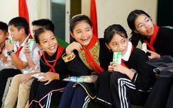 Mang Trung thu ấm áp đến trẻ em mọi miền