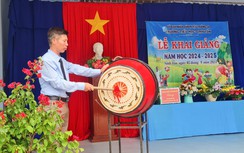 Rộn ràng tiếng trống khai giảng năm học mới trên huyện đảo Trường Sa