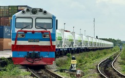 Chuyến tàu đầu tiên đưa 16 bồn khí LNG từ Nam ra Bắc