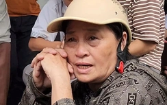 Mòn mỏi đợi tin người thân mất tích trong vụ sập cầu Phong Châu