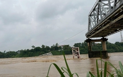 Sập cầu Phong Châu ở Phú Thọ: Phương tiện đi theo lộ trình nào?
