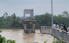 Thủ tướng chỉ đạo tập trung cứu nạn và khắc phục sự cố sập cầu Phong Châu