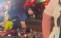 Cặp nam nữ hành hung dã man tài xế công nghệ, thẳng tay đánh người can ngăn giữa phố