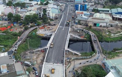 Cận cảnh hai cây cầu hóa giải ùn tắc phía tây TP.HCM sắp thông xe