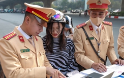 Cục CSGT: Vượt đèn đỏ giảm rõ rệt, hơn 1,2 vạn tài xế bị trừ điểm bằng lái