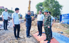 Chủ tịch Hà Nội kiểm tra, chỉ đạo khắc phục hậu quả mưa lũ tại Đa Phúc, Trung Giã