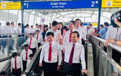 Bí thư Thành ủy TP.HCM tham quan tuyến metro số 1