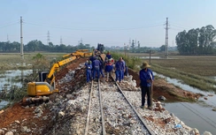 Đã thông tuyến đường sắt Hà Nội - Thái Nguyên sau sự cố sạt lở do mưa lũ