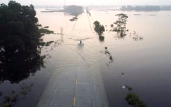 Nhiều quốc lộ, tỉnh lộ ở Bắc Ninh vẫn ngập sâu, lực lượng chức năng ứng trực đảm bảo ATGT