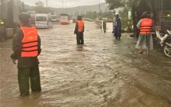 Huế: Mưa lớn gây ngập quốc lộ 1, hồ thủy điện tăng lưu lượng xả nước