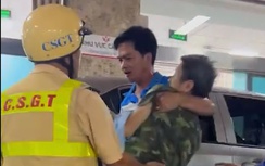 CSGT Cần Thơ mở đường đưa người đàn ông bị đột quỵ đi cấp cứu kịp thời