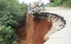 Gia Lai: Đường nối trung tâm xã Ia Ly sạt lở nghiêm trọng, mất an toàn giao thông