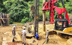 Thi đua sáng tạo, áp dụng công nghệ rút ngắn thời gian thi công cao tốc La Sơn - Hòa Liên