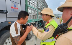 CSGT lập chốt kiểm tra nồng độ cồn tại nút giao cao tốc, đoạn đường gần nhà hàng, quán bar