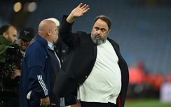 Chủ tịch đội bóng Ngoại hạng Anh muốn tự làm huấn luyện viên