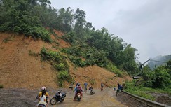 97 vị trí ách tắc giao thông sau bão số 10 sẽ được thông xe trong ngày 2/10